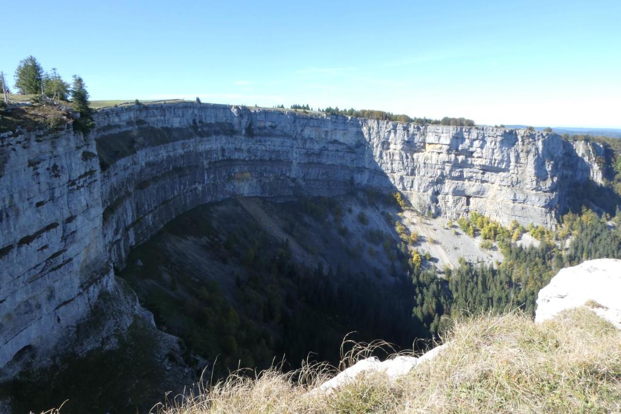 Bed And Breakfast La Petite Thielle Cressier Esterno foto